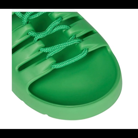 Bottega Veneta green jelly sandals - Picture 3 of 10